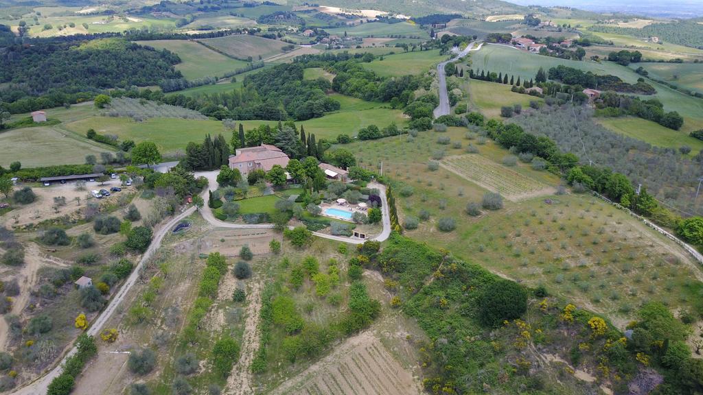 Tenuta Santo Pietro Пиенца Екстериор снимка
