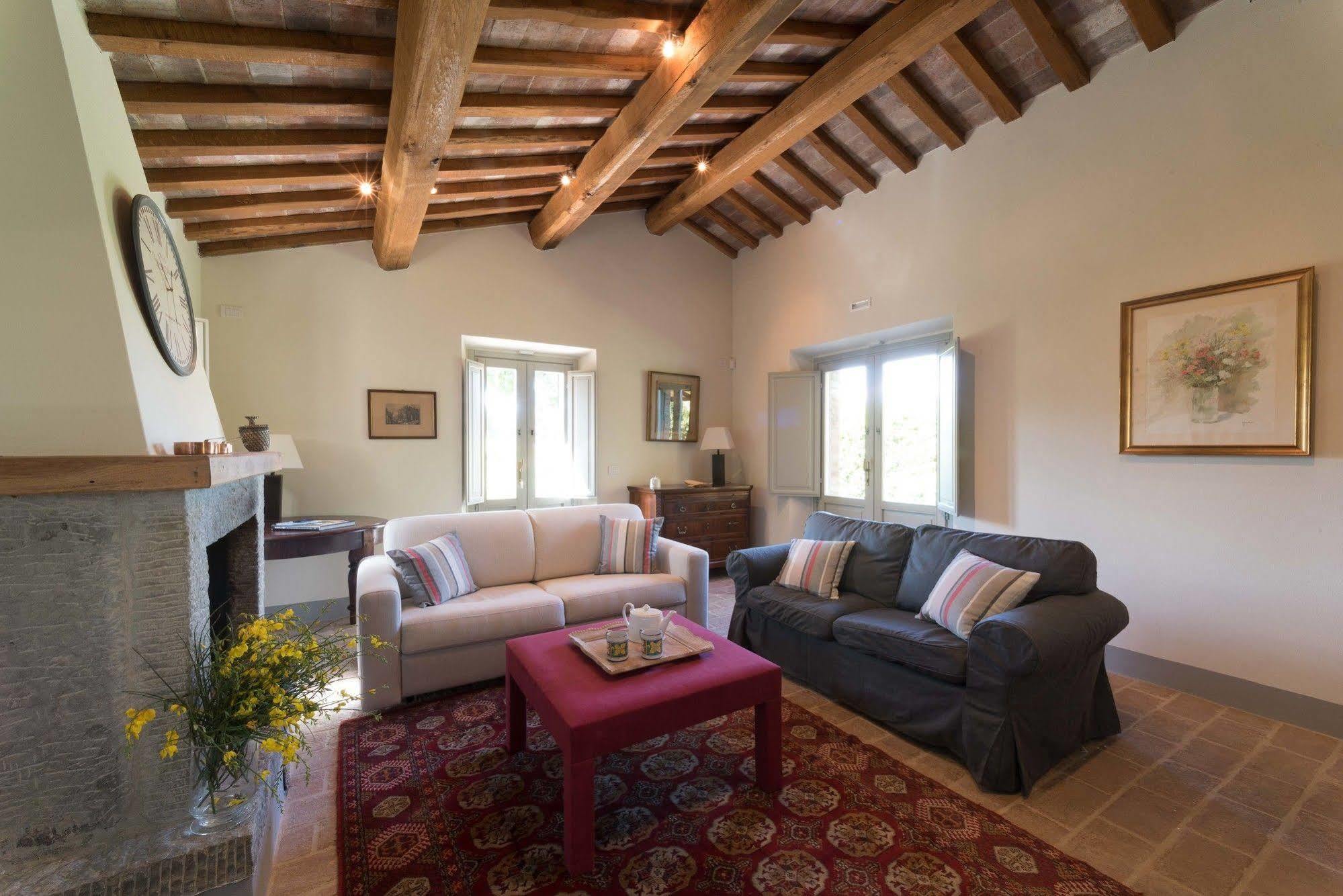 Tenuta Santo Pietro Пиенца Екстериор снимка