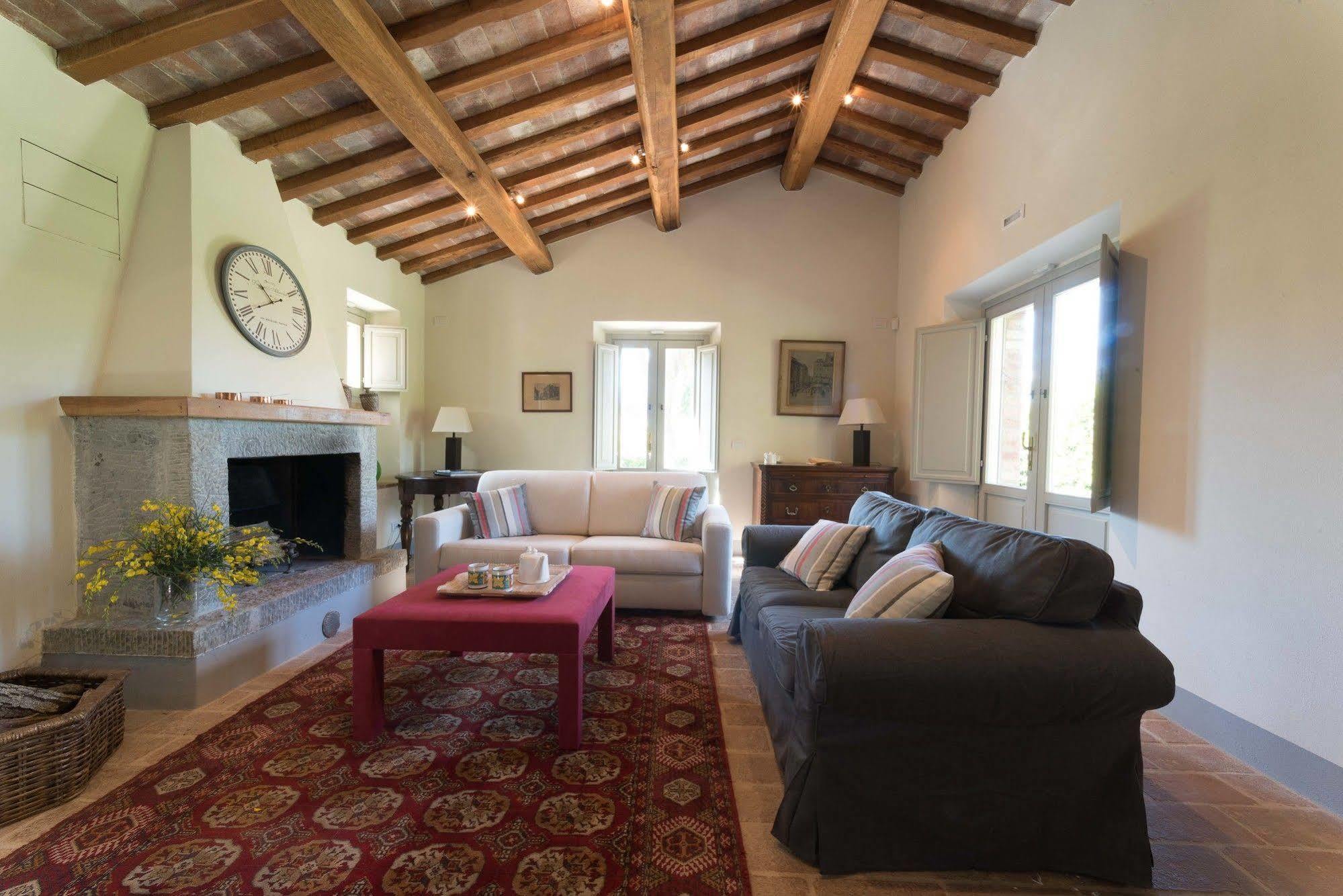Tenuta Santo Pietro Пиенца Екстериор снимка