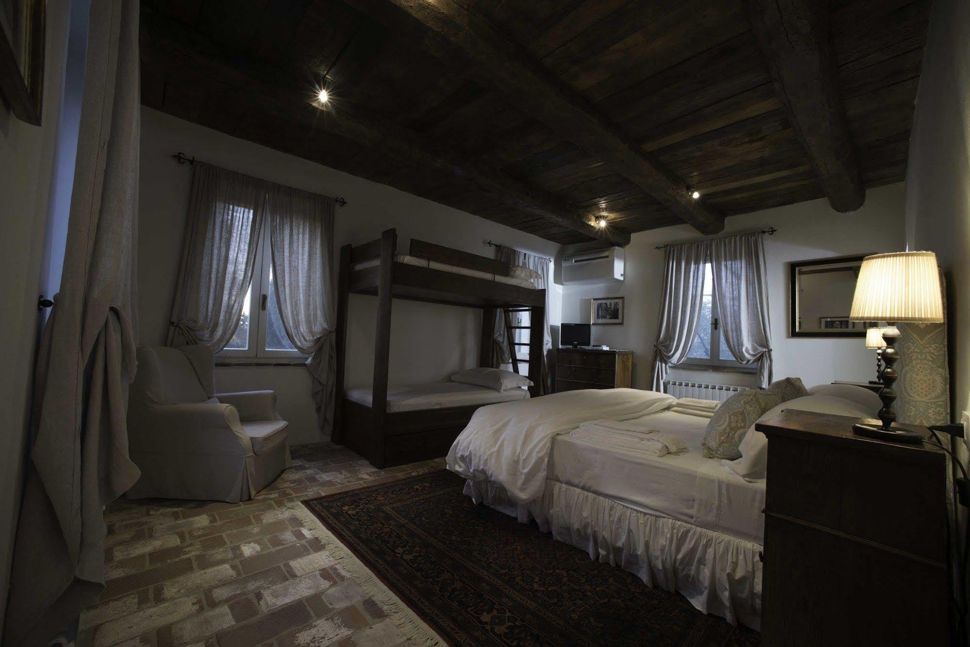 Tenuta Santo Pietro Пиенца Екстериор снимка
