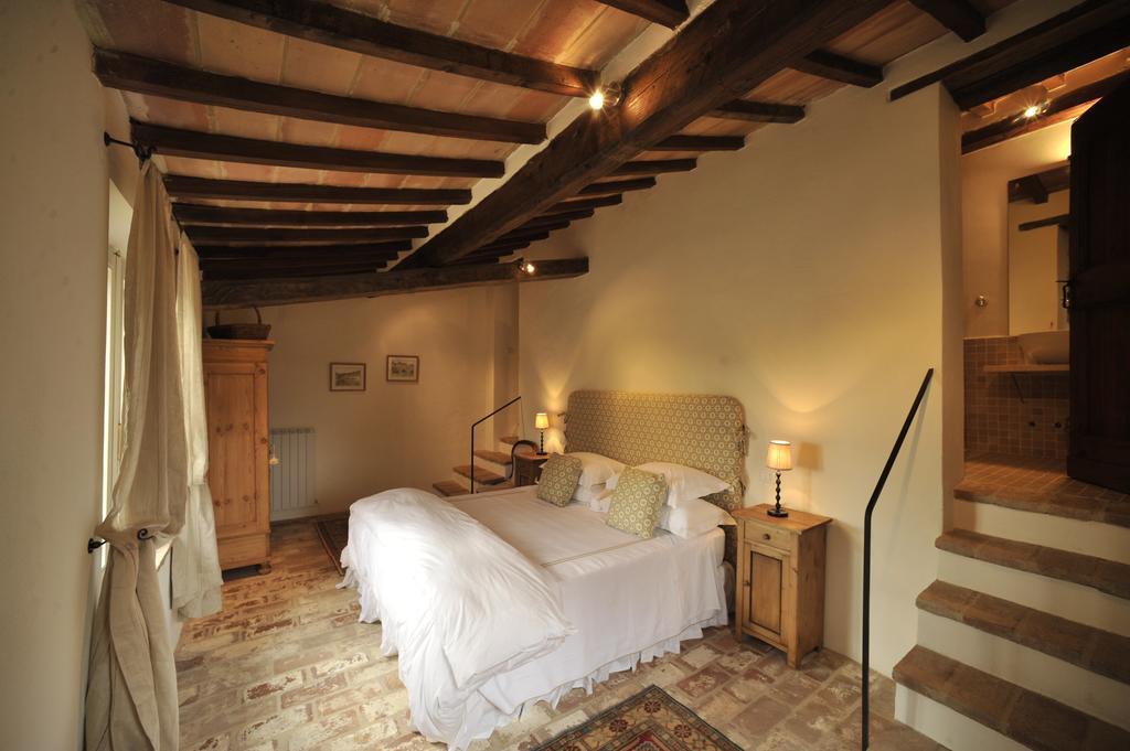 Tenuta Santo Pietro Пиенца Стая снимка